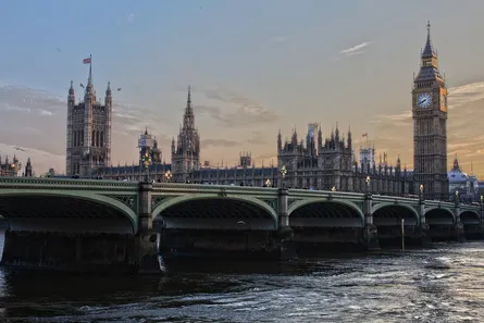 Big ben london bridge